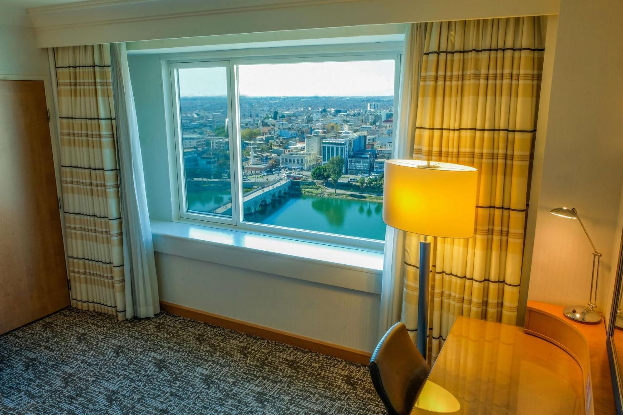 Adana Hiltonsa Hotel Kültér fotó