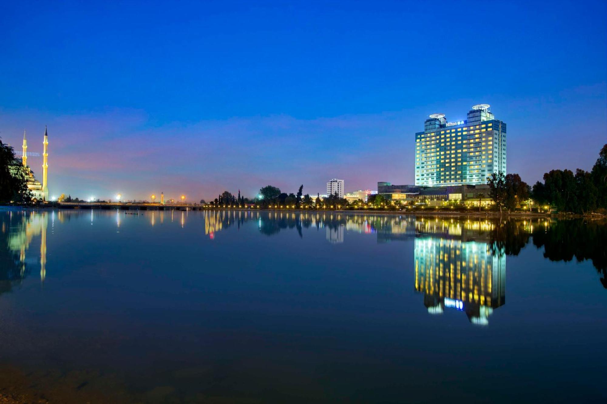 Adana Hiltonsa Hotel Kültér fotó